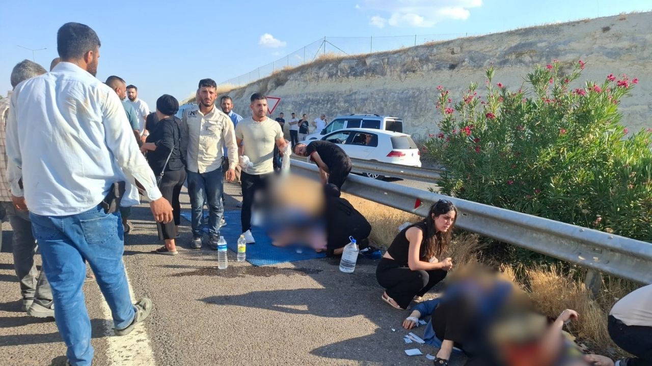 Günübirlik geziden dönerken kaza: 3 hayatını kaybetti, 3'ü çocuk 8 yaralı