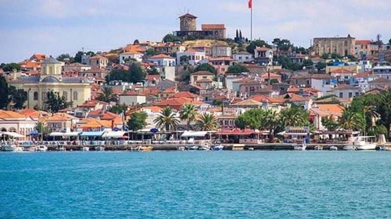 Cunda Adası nerede ve nasıl gidilir?  Cunda Adası’nda gezilecek yerler nereleridir?