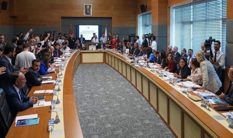 ‘Katliam yasası’ görüşmeleri 14 saat sürdü: ‘Ötanazi’ tabiri kaldırıldı ama… – Son Dakika Siyaset Haberleri