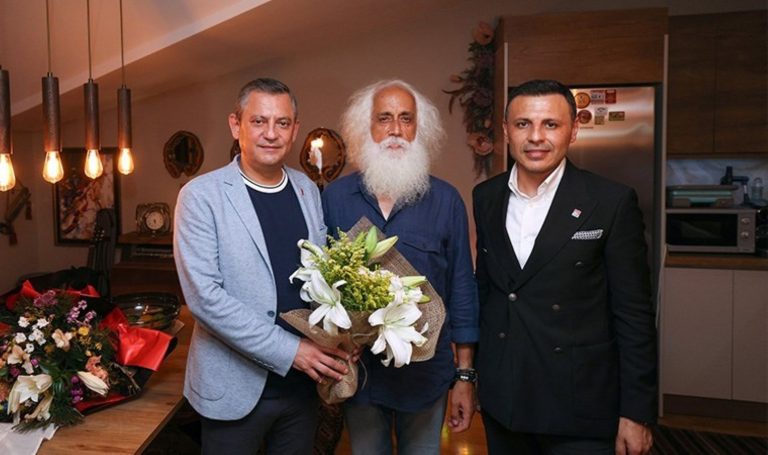 Özgür Özel, sanatçı Suavi’yi evinde ziyaret etti – Son Dakika Türkiye Haberleri