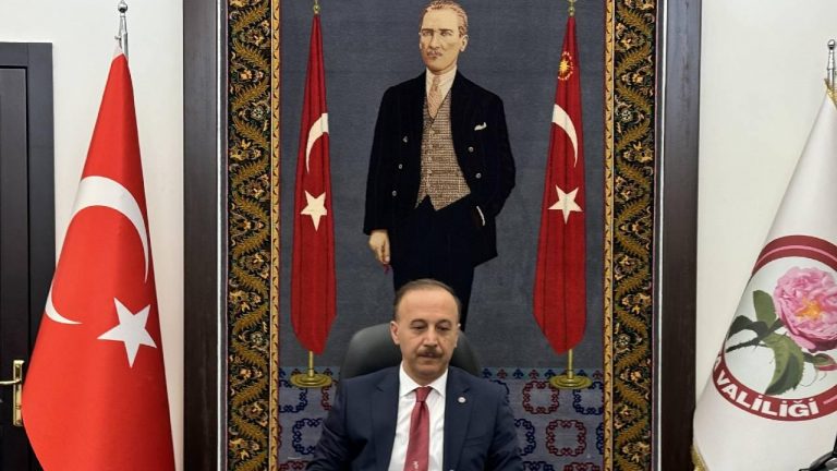 Isparta Valisi Abdullah Erin göreve başladı