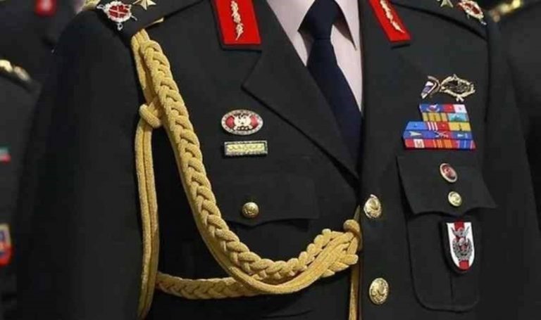 La Repubblica ortaya çıktı… Servis aracıyla kaçakçılık yapan tuğgeneralin rütbesi iptal edildi! – Son dakika siyasi haberler