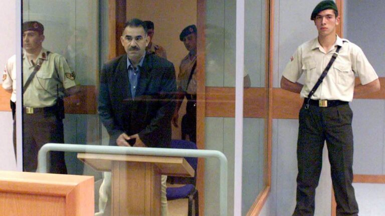 DEM Partisi: “Öcalan'la görüşmeye yanıt yok”