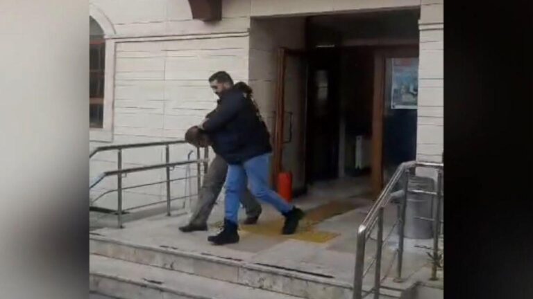 Sahte Polis Essenler’in sahte polisini yakaladı