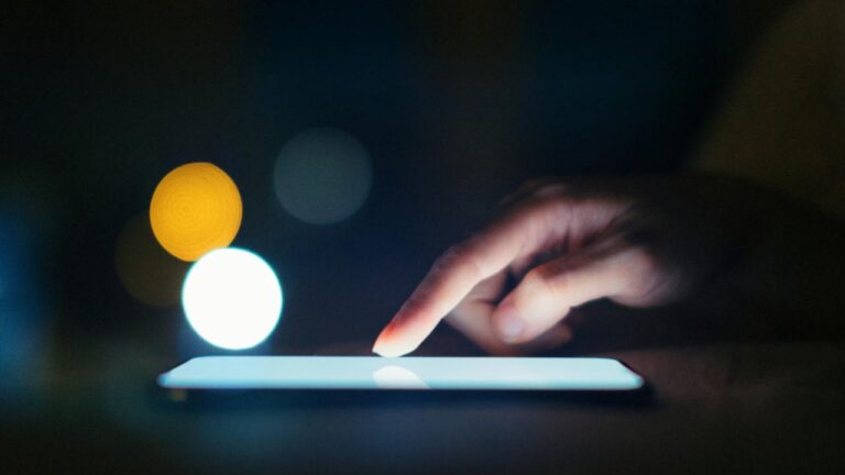 10 milyon öğrenci her yıl dijital bağımlılık için eğitim alıyor